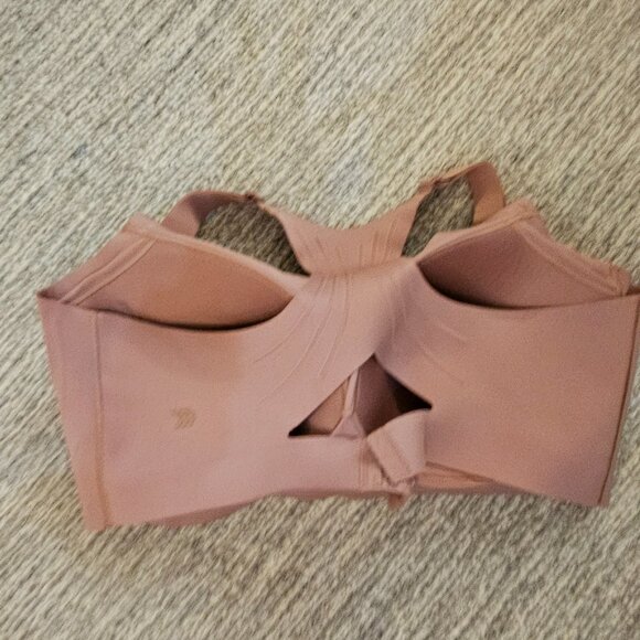 all in motion sports bra - Picture 3 of 5